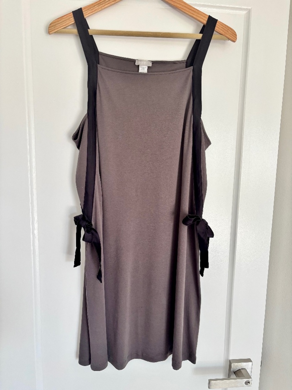 Hanro Thea Night Dress with Silk Detailing Women’s Size Medium